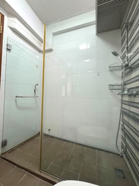 619C Punggol Drive, 619C Punggol Drive, 3 Bedrooms, 1,001 sqft, HDB Flat For Sale, by David Teng, 500202036 - Master Bathroom-2 - PropertyGuru.com.sg
