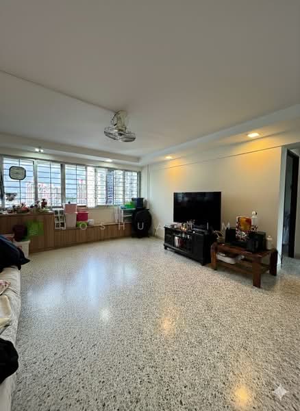 219 Lorong 8 Toa Payoh, 219 Lorong 8 Toa Payoh, 3 Bedrooms, 882 sqft, HDB Flat For Sale, by Joshua Lim, 500202045 - Living Room - PropertyGuru.com.sg