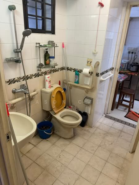 26B Jalan Membina, 26B Jalan Membina, 1 Bedroom, 484 sqft, HDB Flat For Rent, by Jason Chen, 500202052 - Bathroom - PropertyGuru.com.sg