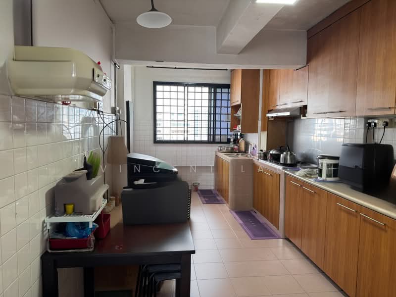 219 Lorong 8 Toa Payoh, 219 Lorong 8 Toa Payoh, 3 Bedrooms, 882 sqft, HDB Flat For Sale, by Vincent Lau, 500202053 - Kitchen - PropertyGuru.com.sg