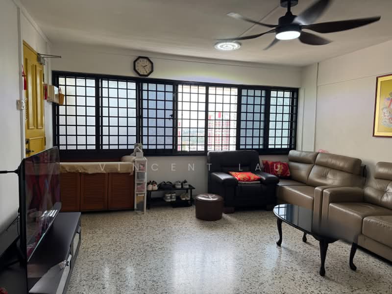 219 Lorong 8 Toa Payoh, 219 Lorong 8 Toa Payoh, 3 Bedrooms, 882 sqft, HDB Flat For Sale, by Vincent Lau, 500202053 - Living Room - PropertyGuru.com.sg