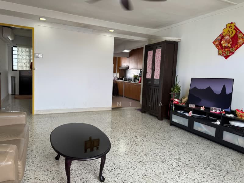 219 Lorong 8 Toa Payoh, 219 Lorong 8 Toa Payoh, 3 Bedrooms, 882 sqft, HDB Flat For Sale, by Vincent Lau, 500202053 - Living Room - PropertyGuru.com.sg