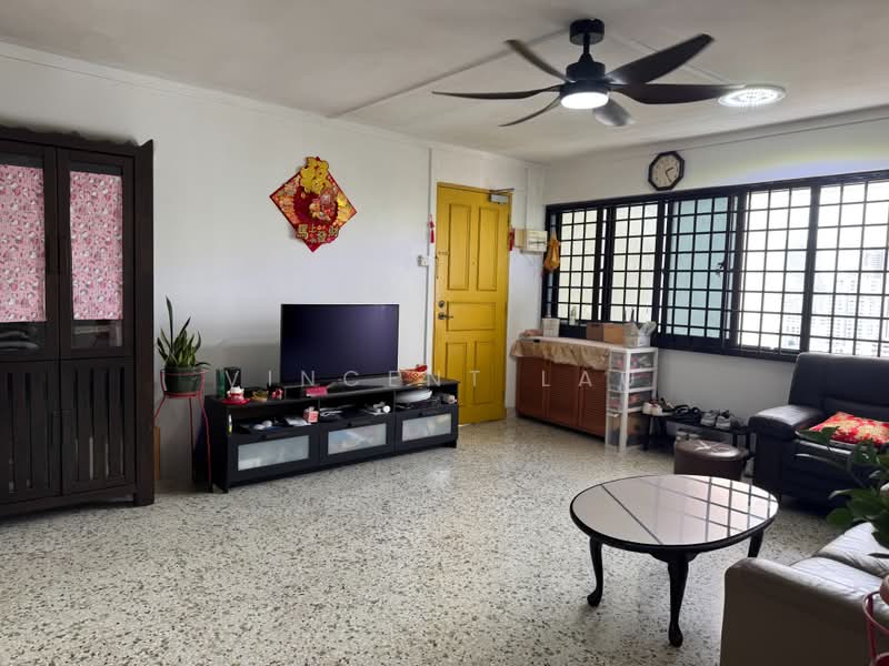 219 Lorong 8 Toa Payoh, 219 Lorong 8 Toa Payoh, 3 Bedrooms, 882 sqft, HDB Flat For Sale, by Vincent Lau, 500202053 - Living Room - PropertyGuru.com.sg