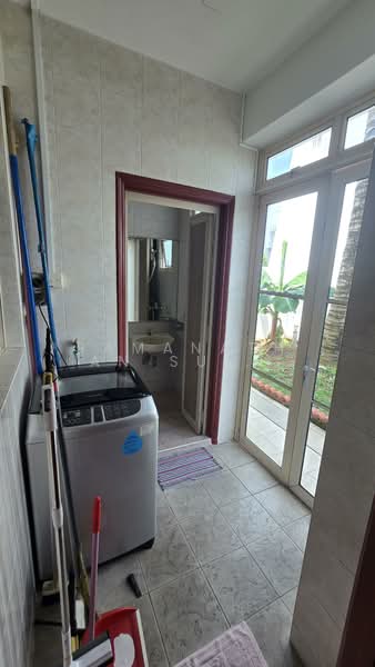 346 Lorong Lew lian, Lorong Lew lian, 6 Bedrooms, 3,100 sqft, Semi-Detached House For Rent, by Ramanathan Subbiah, 500202057 - Bathroom - PropertyGuru.com.sg