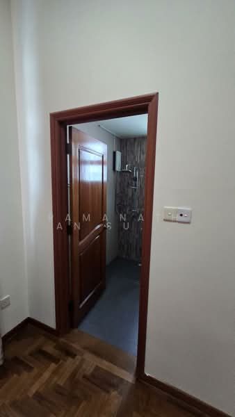 346 Lorong Lew lian, Lorong Lew lian, 6 Bedrooms, 3,100 sqft, Semi-Detached House For Rent, by Ramanathan Subbiah, 500202057 - Bathroom - PropertyGuru.com.sg