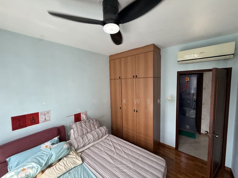 Northoaks, 20 Woodlands Cresent, 3 Bedrooms, 1,249 sqft, Condominium For Sale, by Tony Kwek, 500202063 - Bedroom - PropertyGuru.com.sg
