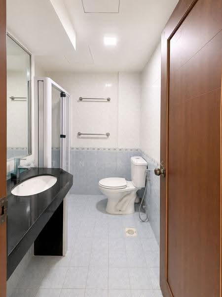 Northoaks, 20 Woodlands Cresent, Admiralty / Woodlands, 3 Bedrooms, 1,249 sqft, Condominium For Sale, by Tony Kwek, 500202063 - Bathroom - PropertyGuru.com.sg