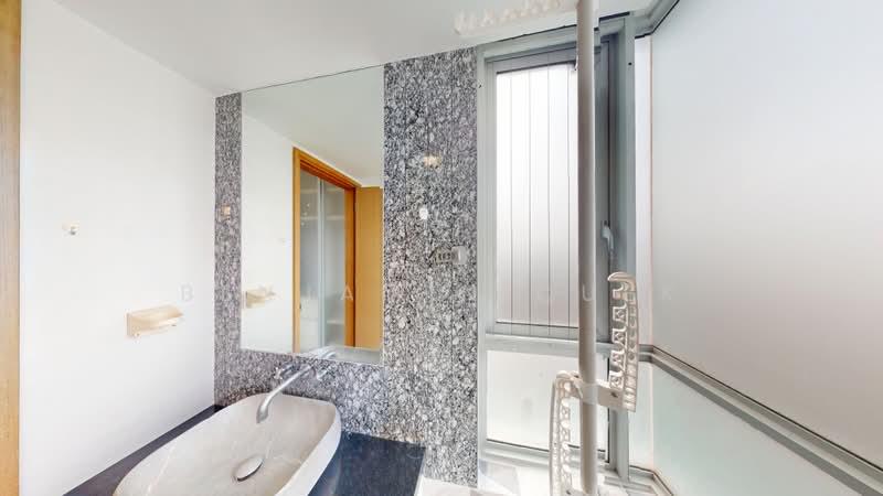 Kovan Melody, 37 Kovan Road, 2 Bedrooms, 872 sqft, Condominium For Sale, by Benjamin Quek, 500202070 - Bathroom - PropertyGuru.com.sg