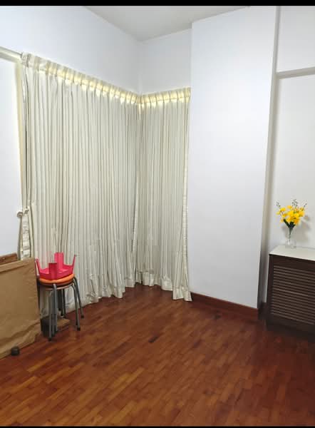 Oleander Towers, 911 Lorong 1 Toa Payoh, 3 Bedrooms, 1,141 sqft, Condominium For Sale, by Julia Low, 500202072 - Interior - PropertyGuru.com.sg