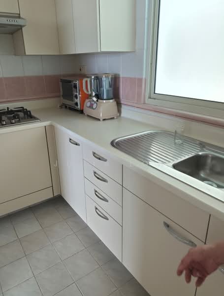 Oleander Towers, 911 Lorong 1 Toa Payoh, 3 Bedrooms, 1,141 sqft, Condominium For Sale, by Julia Low, 500202072 - Kitchen - PropertyGuru.com.sg