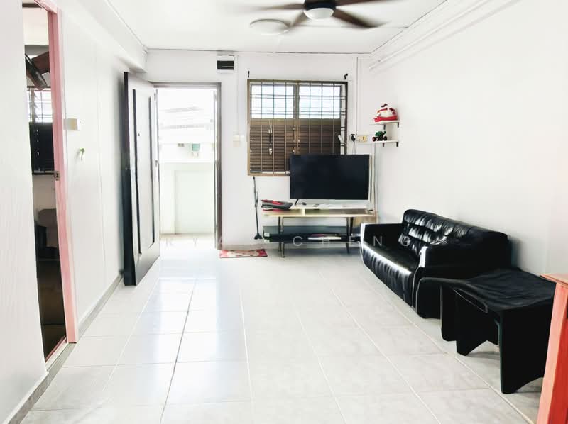 504 Bukit Batok Street 52, 504 Bukit Batok Street 52, 2 Bedrooms, 645 sqft, HDB Flat For Rent, by Bryan Cheng, 500202074 - Living Room - PropertyGuru.com.sg