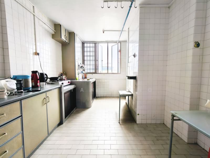 504 Bukit Batok Street 52, 504 Bukit Batok Street 52, 2 Bedrooms, 645 sqft, HDB Flat For Rent, by Bryan Cheng, 500202074 - Kitchen - PropertyGuru.com.sg