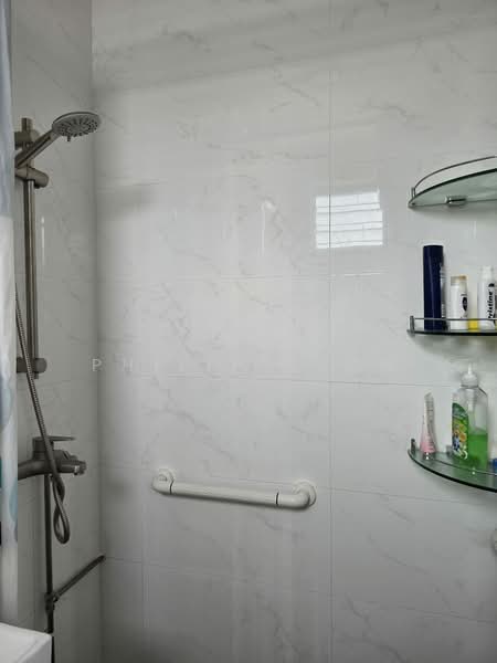 518 Serangoon North Avenue 4, 518 Serangoon North Avenue 4, Hougang / Punggol / Sengkang, Room Rental, 150 sqft, HDB Flat For Rent, by Philip Kuon, 500202083 - Bathroom - PropertyGuru.com.sg