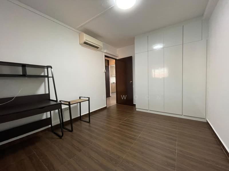 297 Tampines Street 22, 297 Tampines Street 22, 2 Bedrooms, 786 sqft, HDB Flat For Rent, by Jamie Woon, 500202089 - Bedroom - PropertyGuru.com.sg