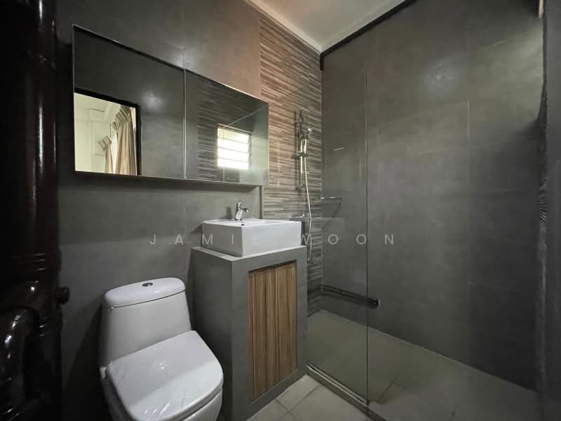 297 Tampines Street 22, 297 Tampines Street 22, 2 Bedrooms, 786 sqft, HDB Flat For Rent, by Jamie Woon, 500202089 - Bathroom - PropertyGuru.com.sg
