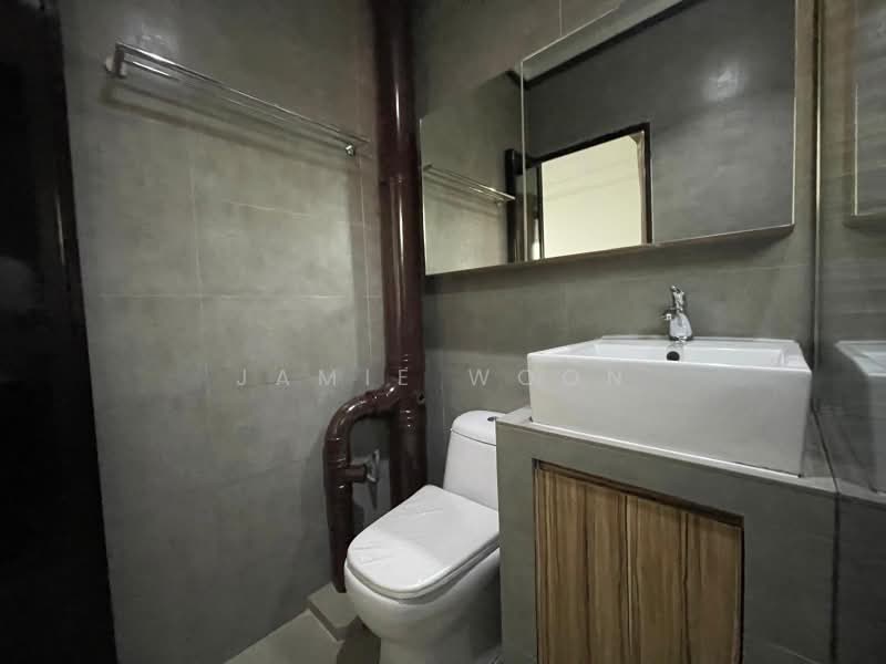297 Tampines Street 22, 297 Tampines Street 22, 2 Bedrooms, 786 sqft, HDB Flat For Rent, by Jamie Woon, 500202089 - Bathroom - PropertyGuru.com.sg