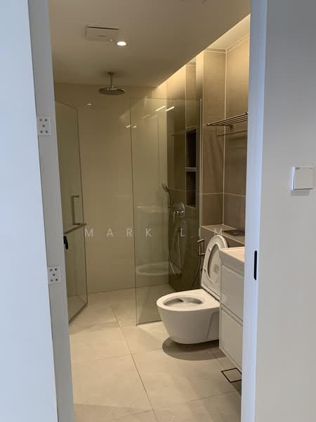 Eng Aun Park, Jalan Novena Utara, 2 Bedrooms, 990 sqft, Terraced House For Rent, by Mark Lim, 500202090 - Bathroom - PropertyGuru.com.sg