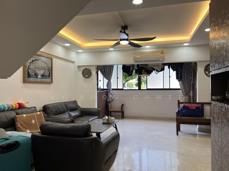 712 Hougang Avenue 2, 712 Hougang Avenue 2, 3 Bedrooms, 1,593 sqft, HDB Flat For Sale, by Tay Boon Chwee, 500202092 - Living Room - PropertyGuru.com.sg