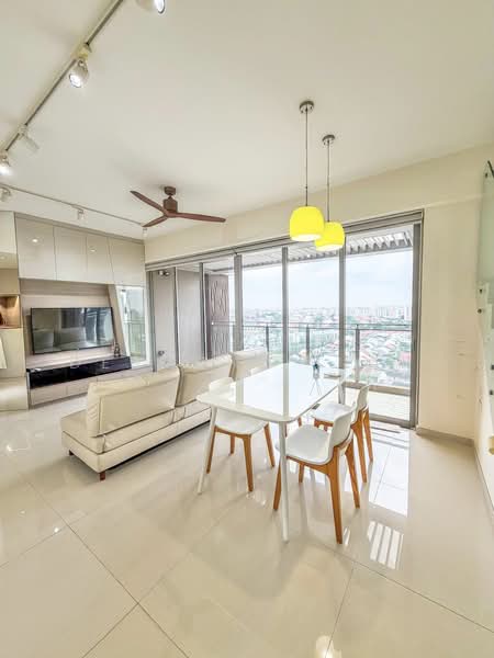 Bartley Residences, 6 Lorong How Sun, 3 Bedrooms, 1,636 sqft, Condominium For Sale, by Desmond Lian, 500202098 - Living Room - PropertyGuru.com.sg