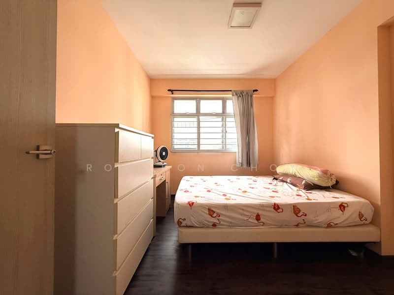879B Tampines Avenue 8, 879B Tampines Avenue 8, 3 Bedrooms, 1,001 sqft, HDB Flat For Sale, by Royston Choy, 500202101 - Bedroom - PropertyGuru.com.sg
