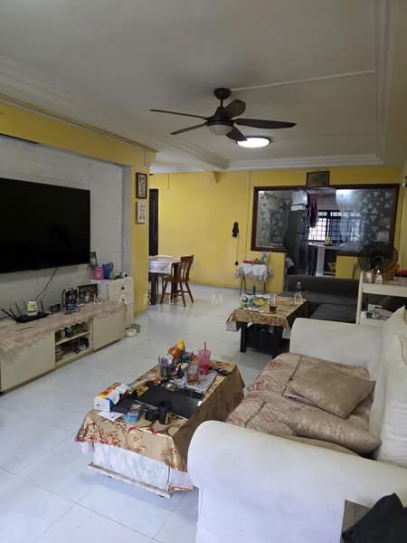 438 Jurong West Avenue 1, 438 Jurong West Avenue 1, 3 Bedrooms, 1,130 sqft, HDB Flat For Sale, by Karl Mohd, 500202102 - Living Room - PropertyGuru.com.sg