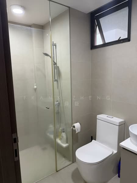 Vue 8 Residence, 97 Pasir Ris Heights, 2 Bedrooms, 926 sqft, Condominium For Sale, by Frank Zheng 郑舜臣, 500202108 - Bathroom - PropertyGuru.com.sg