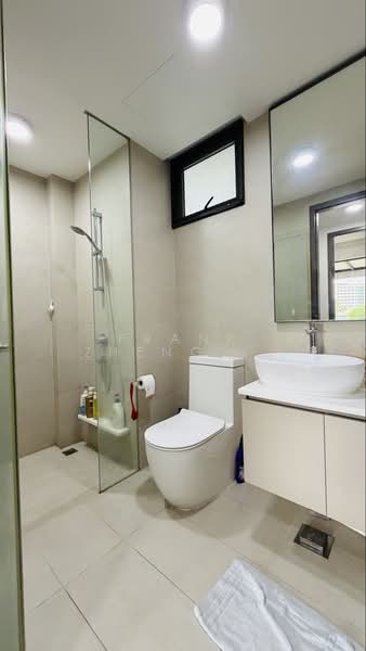Vue 8 Residence, 97 Pasir Ris Heights, Pasir Ris / Tampines, 2 Bedrooms, 926 sqft, Condominium For Sale, by Frank Zheng 郑舜臣, 500202108 - Bathroom - PropertyGuru.com.sg
