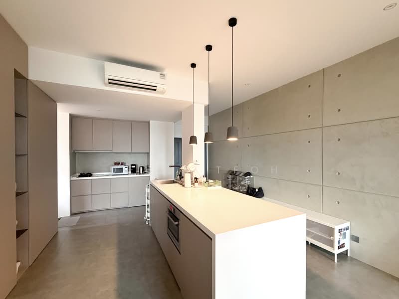Hillview Heights, 27 Hillview Avenue, 2 Bedrooms, 958 sqft, Condominium For Sale, by Debra Teoh, 500202113 - Kitchen Island - PropertyGuru.com.sg