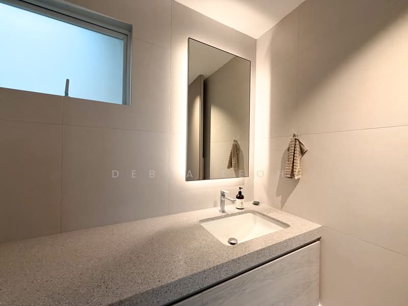 Hillview Heights, 27 Hillview Avenue, 2 Bedrooms, 958 sqft, Condominium For Sale, by Debra Teoh, 500202113 - Bathroom - PropertyGuru.com.sg
