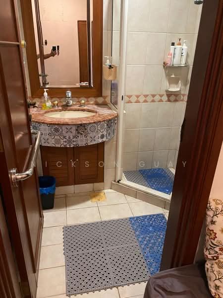 Common Room with attached bath in Serangoon area for rent! 028, , Room Rental, 150 sqft, Terraced House For Rent, by Nickson Guay, 500202123 - Bathroom - PropertyGuru.com.sg