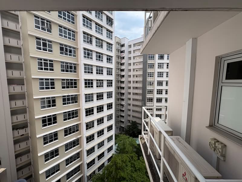 876A Tampines Avenue 8, 876A Tampines Avenue 8, 3 Bedrooms, 1,001 sqft, HDB Flat For Sale, by Dennis Lim, 500202125 - Exterior - PropertyGuru.com.sg