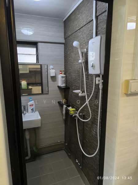 207 Toa Payoh North, 207 Toa Payoh North, 2 Bedrooms, 700 sqft, HDB Flat For Rent, by LYNN ONG, 500202135 - Bathroom - PropertyGuru.com.sg