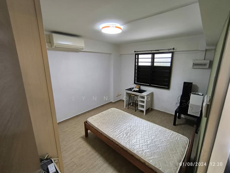 207 Toa Payoh North, 207 Toa Payoh North, 2 Bedrooms, 700 sqft, HDB Flat For Rent, by LYNN ONG, 500202135 - Bedroom - PropertyGuru.com.sg