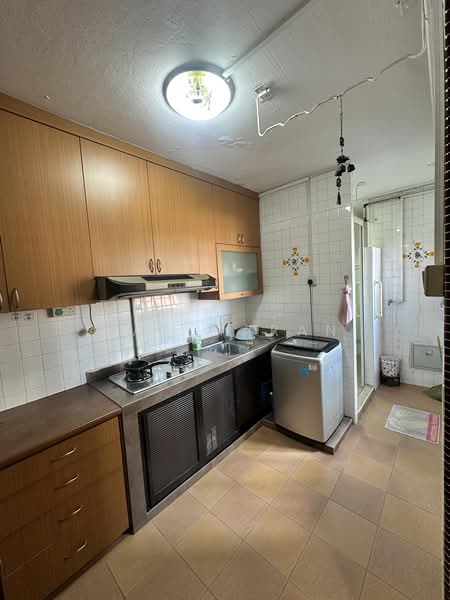 639 Rowell Road, 639 Rowell Road, 2 Bedrooms, 796 sqft, HDB Flat For Sale, by Max Maran, 500202144 - Kitchen - PropertyGuru.com.sg
