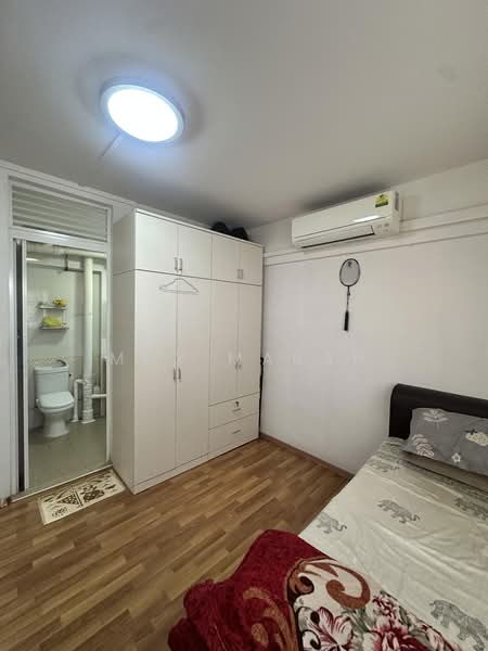 639 Rowell Road, 639 Rowell Road, 2 Bedrooms, 796 sqft, HDB Flat For Sale, by Max Maran, 500202144 - Bedroom - PropertyGuru.com.sg