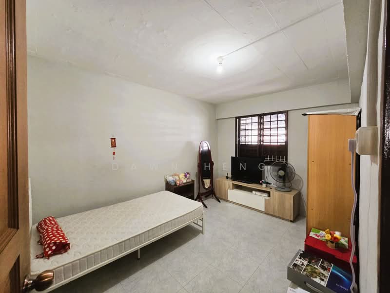 206 Yishun Street 21, 206 Yishun Street 21, 2 Bedrooms, 721 sqft, HDB Flat For Sale, by Dawn Heng, 500202145 - Bedroom - PropertyGuru.com.sg