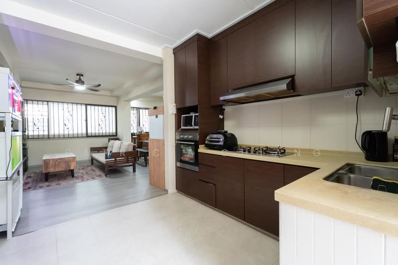 402 Choa Chu Kang Avenue 3, 402 Choa Chu Kang Avenue 3, 3 Bedrooms, 1,119 sqft, HDB Flat For Sale, by Patricia Chiang, 500202153 - Kitchen - PropertyGuru.com.sg