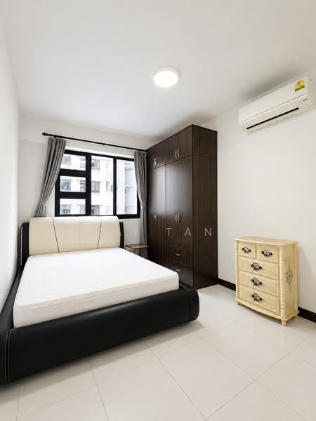 260C Punggol Way, 260C Punggol Way, 3 Bedrooms, 1,001 sqft, HDB Flat For Rent, by Kai Tan, 500202156 - Master bedroom - PropertyGuru.com.sg