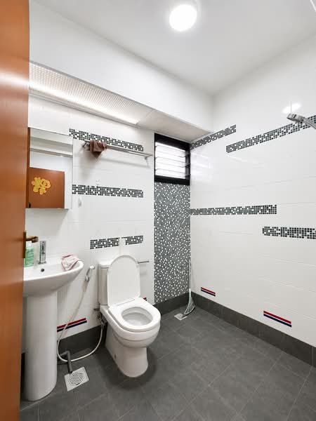 260C Punggol Way, 260C Punggol Way, 3 Bedrooms, 1,001 sqft, HDB Flat For Rent, by Kai Tan, 500202156 - Bathroom - PropertyGuru.com.sg