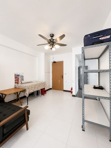 260C Punggol Way, 260C Punggol Way, 3 Bedrooms, 1,001 sqft, HDB Flat For Rent, by Kai Tan, 500202156 - Living Room - PropertyGuru.com.sg
