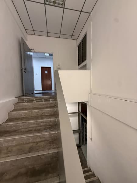 Ground Floor Sheltered Warehouse and Office Gul Lane, Gul Lane, 8,000 sqft, Warehouse For Rent, by Garreth Tan, 500202176 - Corridor - CommercialGuru.com.sg