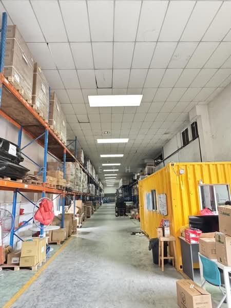 Ground Floor Sheltered Warehouse and Office Gul Lane, Gul Lane, 8,000 sqft, Warehouse For Rent, by Garreth Tan, 500202176 - Interior - CommercialGuru.com.sg
