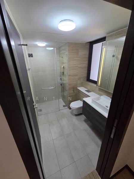 Sims Urban Oasis, 2 Sims Drive, 2 Bedrooms, 700 sqft, Condominium For Rent, by Ranten Teo, 500202186 - Bathroom - PropertyGuru.com.sg