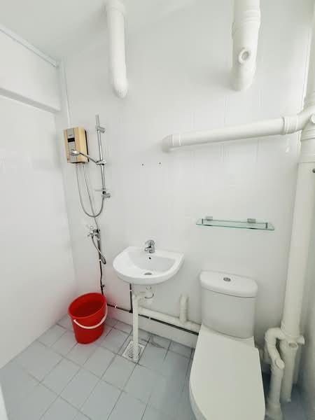 269 Tampines Street 21, 269 Tampines Street 21, 3 Bedrooms, 1,119 sqft, HDB Flat For Sale, by Richard Teo, 500202227 - Bathroom - PropertyGuru.com.sg