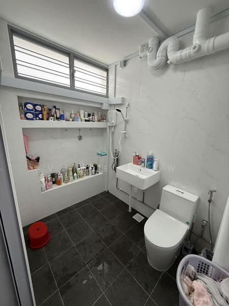 42 Circuit Road, 42 Circuit Road, 4 Bedrooms, 1,345 sqft, HDB Flat For Sale, by Vince Liaw, 500202228 - Bathroom - PropertyGuru.com.sg