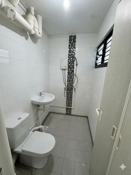 265 Yishun Street 22, 265 Yishun Street 22, 3 Bedrooms, 84 sqft, HDB Flat For Sale, by Tango Tan, 500202229 - Bathroom - PropertyGuru.com.sg