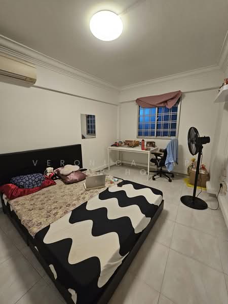 248 Jurong East Street 24, 248 Jurong East Street 24, 2 Bedrooms, 721 sqft, HDB Flat For Sale, by Veronica Yap @ Yap Hong Ling, 500202230 - Bedroom - PropertyGuru.com.sg