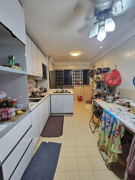 248 Jurong East Street 24, 248 Jurong East Street 24, 2 Bedrooms, 721 sqft, HDB Flat For Sale, by Veronica Yap @ Yap Hong Ling, 500202230 - Kitchen - PropertyGuru.com.sg