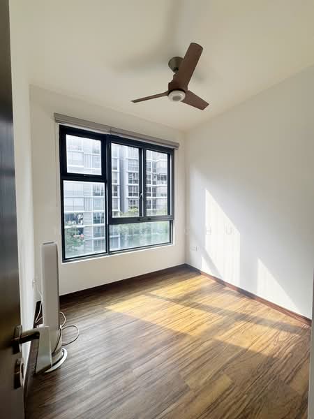 The Brownstone, 160 Canberra Drive, 3 Bedrooms, 915 sqft, Executive Condominium For Rent, by Nicole Chua, 500202233 - Bedroom - PropertyGuru.com.sg