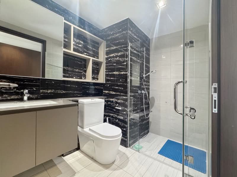 The Brownstone, 160 Canberra Drive, 3 Bedrooms, 915 sqft, Executive Condominium For Rent, by Nicole Chua, 500202233 - Bathroom - PropertyGuru.com.sg